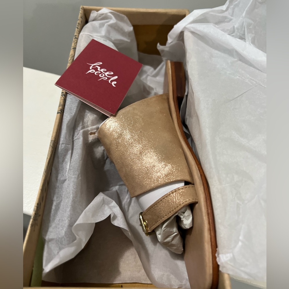 🌻🆕FREE PEOPLE MILA MINIMAL FLAT SANDAL-ROSE GOLD COLOR-SIZE 8.5 - Picture 10 of 17